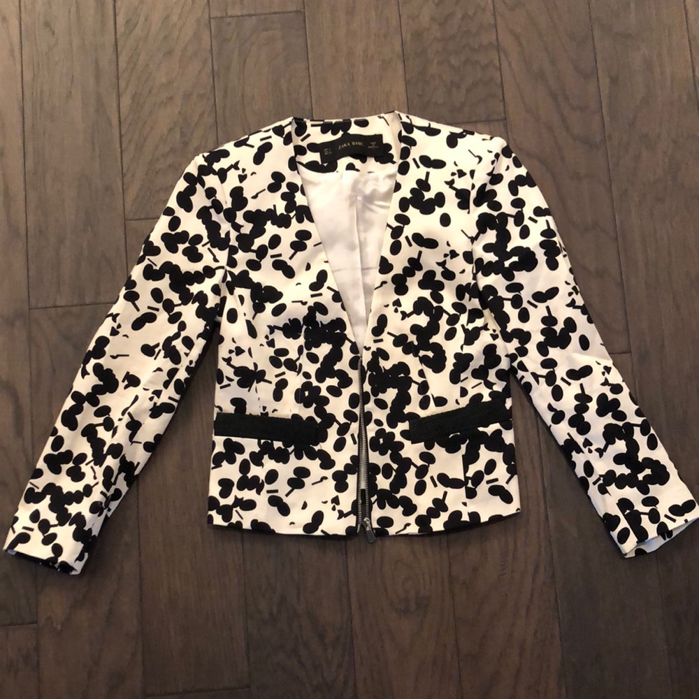 Zara Basic black & white cropped blazer, size S